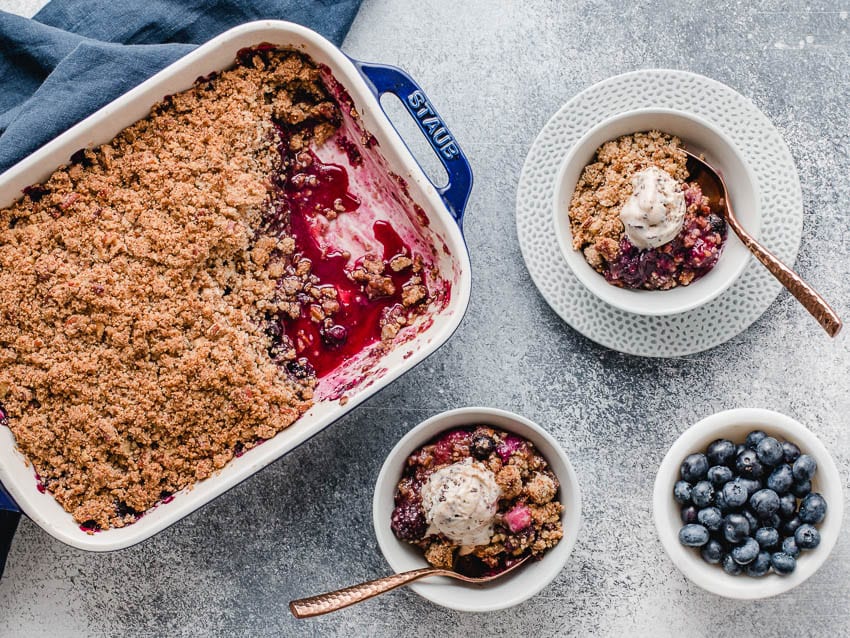 Gluten-Free Paleo Berry Crisp: Simple & Versatile Recipe
